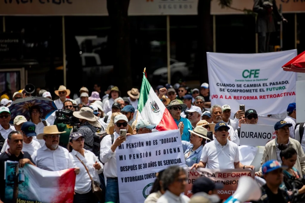 de-cada-100-pesos-de-gasto-176-son-para-las-pensiones-shcp_28b35803-8d52-4a9a-bc56-96d583fd6ef0_medialjnimgndimage=fullsize