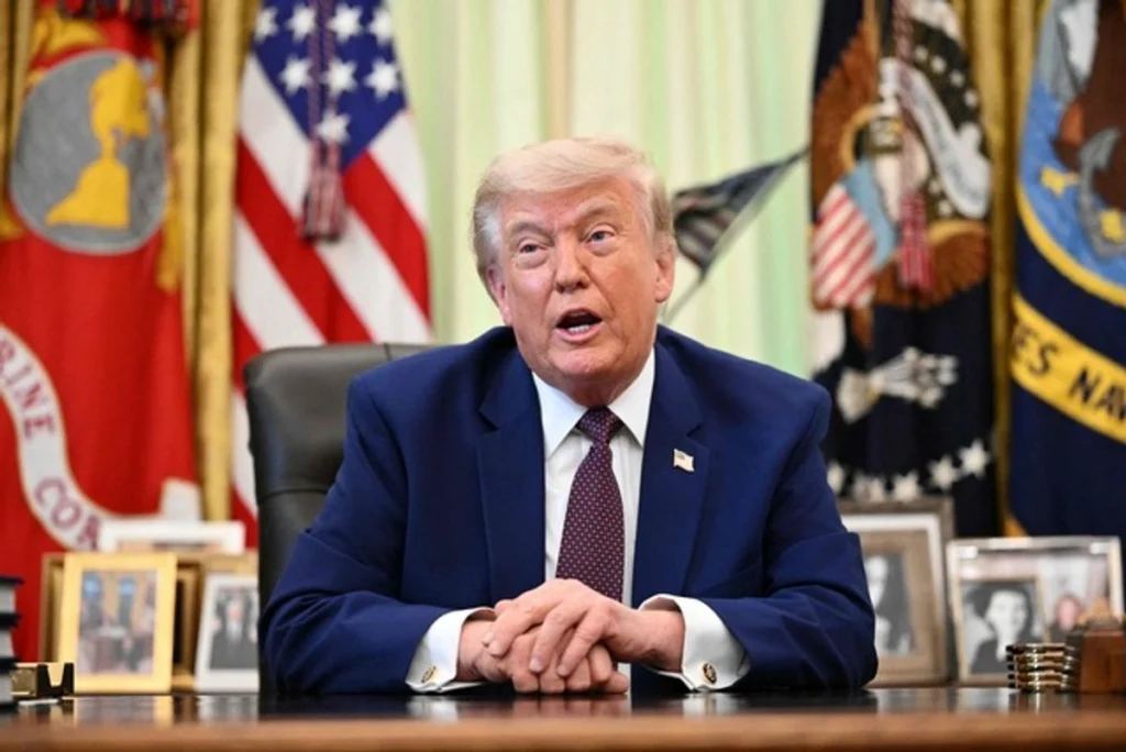 trump-califica-de-antipatriota-fallo-de-la-camara-que-limita-su-poder-belico-contra-iran_7ff2622b-f101-4abe-bf41-ec46cf6e032a_medialjnimgndimage=fullsize